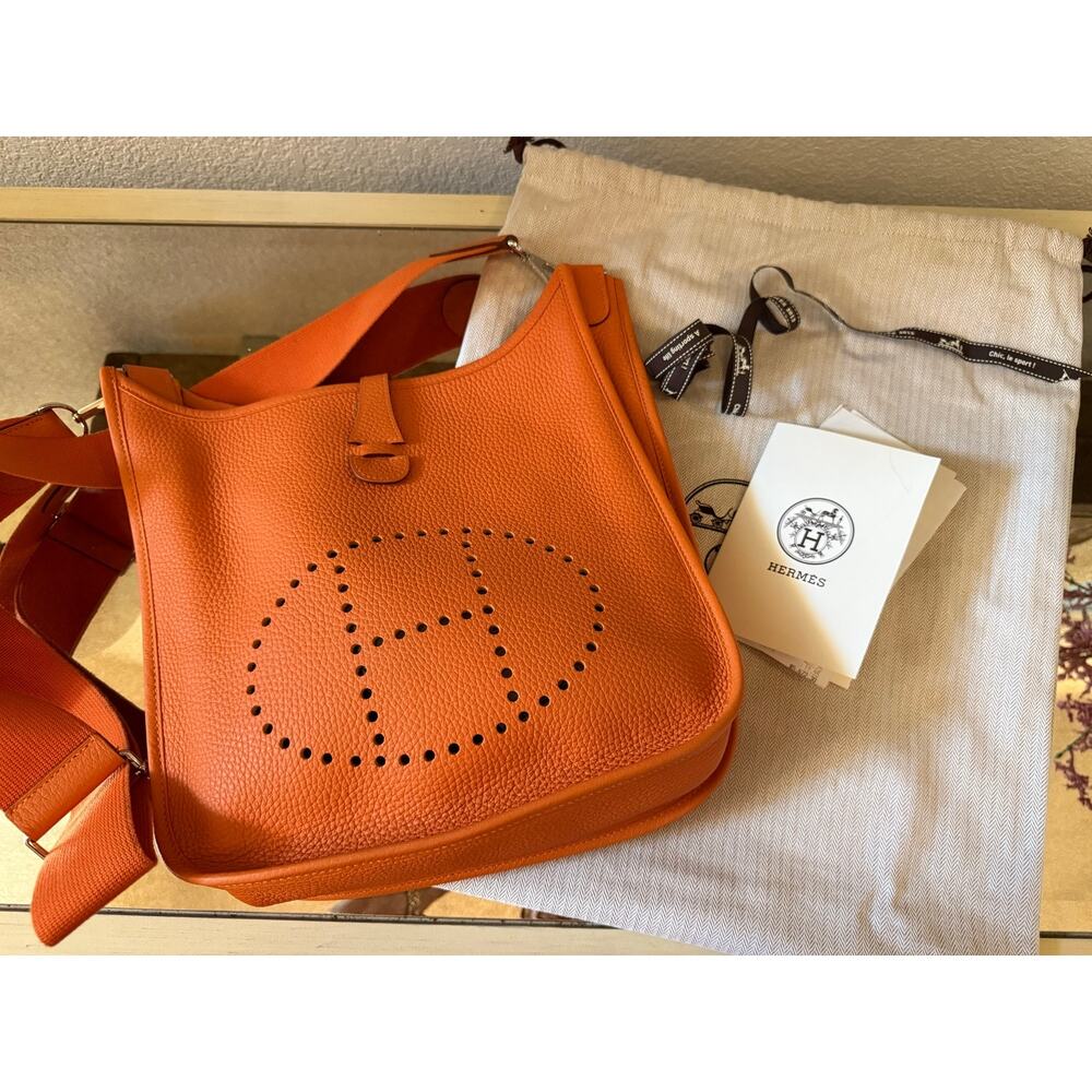 HERMES Orange Evelyne III 29 PM Crossbody Bag Purse Perforated H Excellent